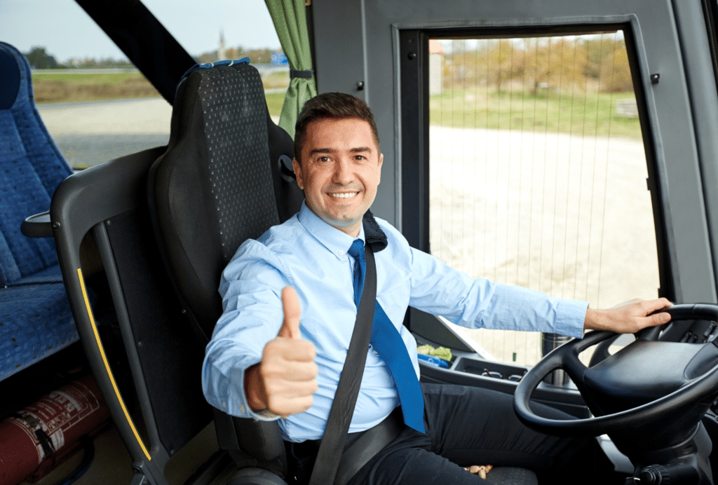 Chauffeur d’autocar professionnel du réseau de partenaires Louer un bus
